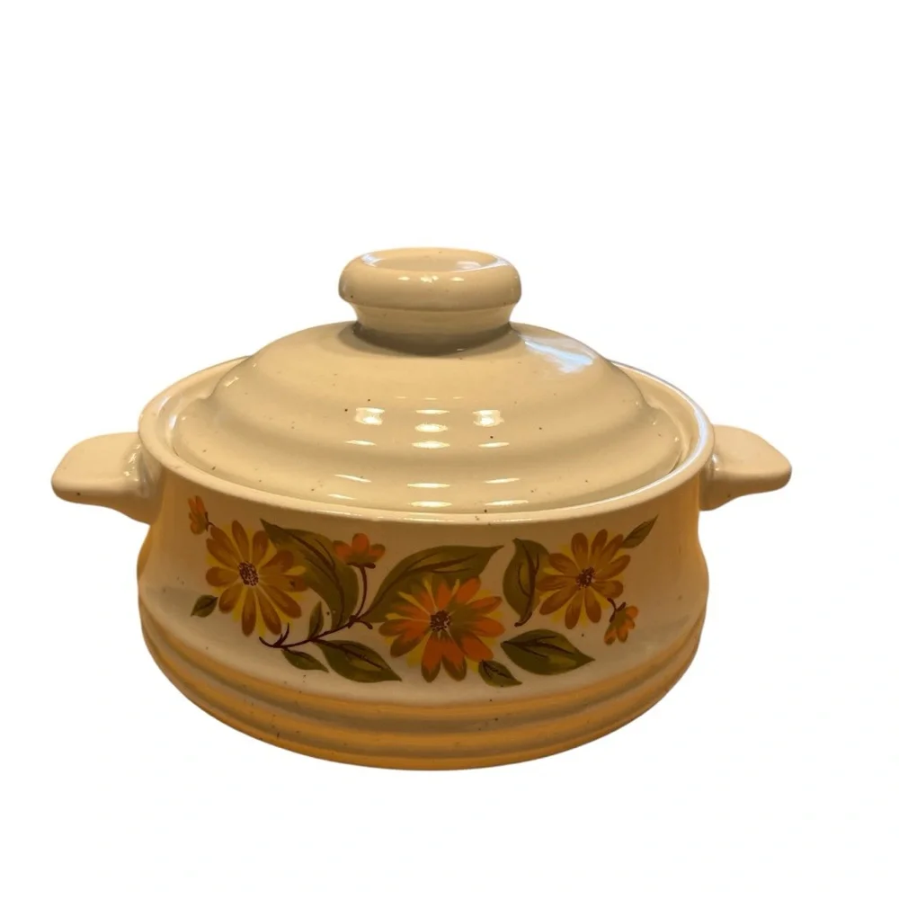 Vintage Capri Floral 2 Stoneware Casserole Dishes w Lids Bake N Serve Micro Oven